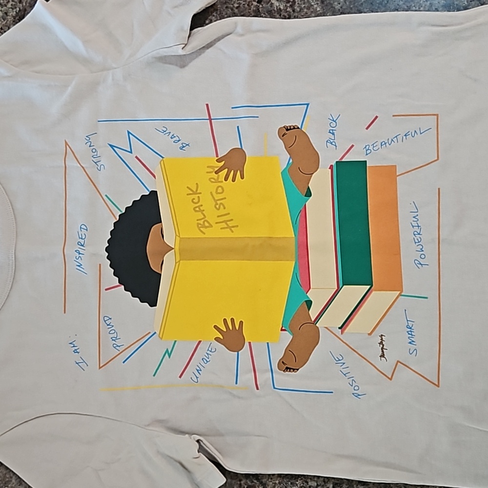New GAP Tshirt